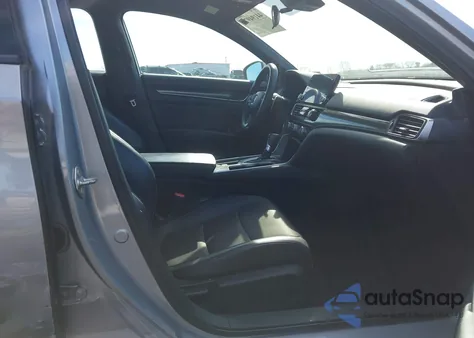 2018 Honda Accord Sport z USA, uszkodzony, nr VIN 1HGCV1F31JA056421